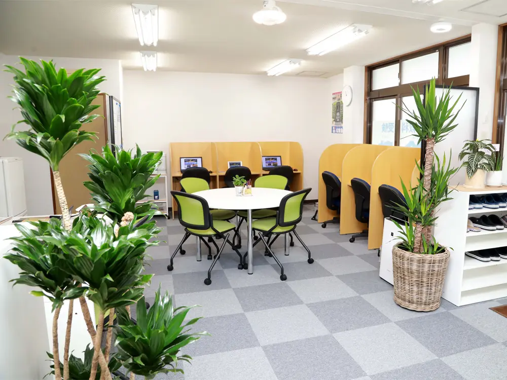 長崎県大村市の松陰塾 大村本町校｜完全個別なのに通い放題の学習塾